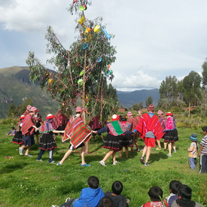 Machu Picchu & Quechua Campesinos - Image 4